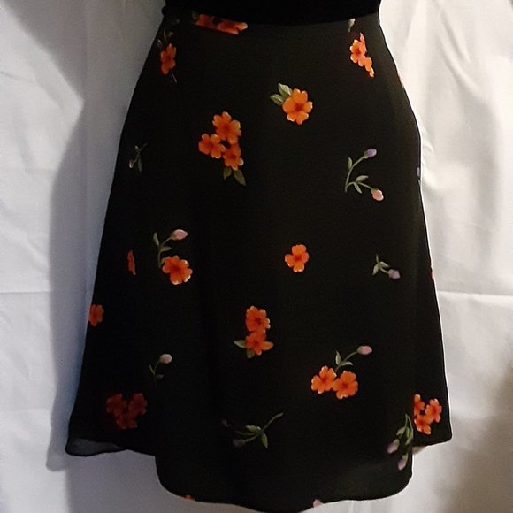 100% Silk Designer's sample Skirt NEW, size 8/38 - Picture 2 of 13